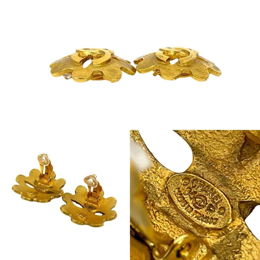 CHANEL Vintage Gold Logo Earrings - Picture 1 of 3
